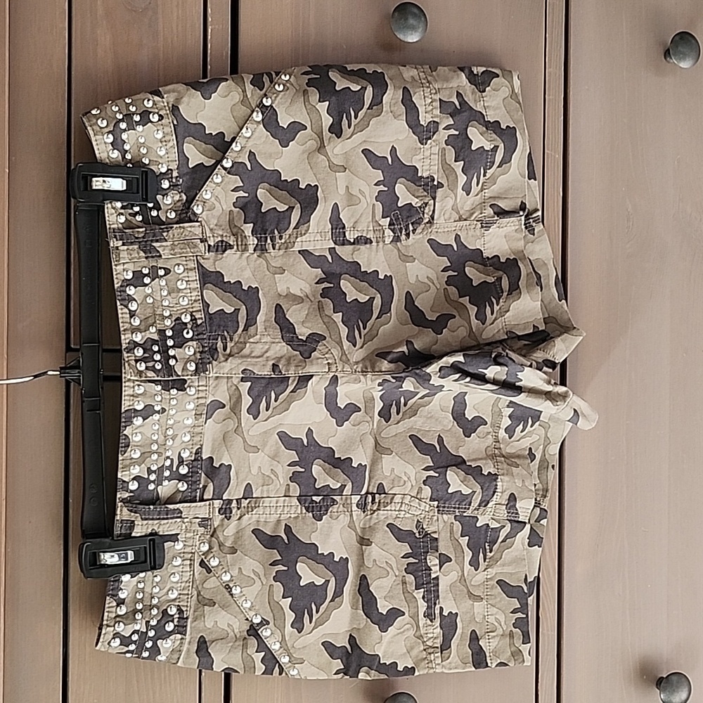I•N•C Studded Camouflage Shorts SIZE 6